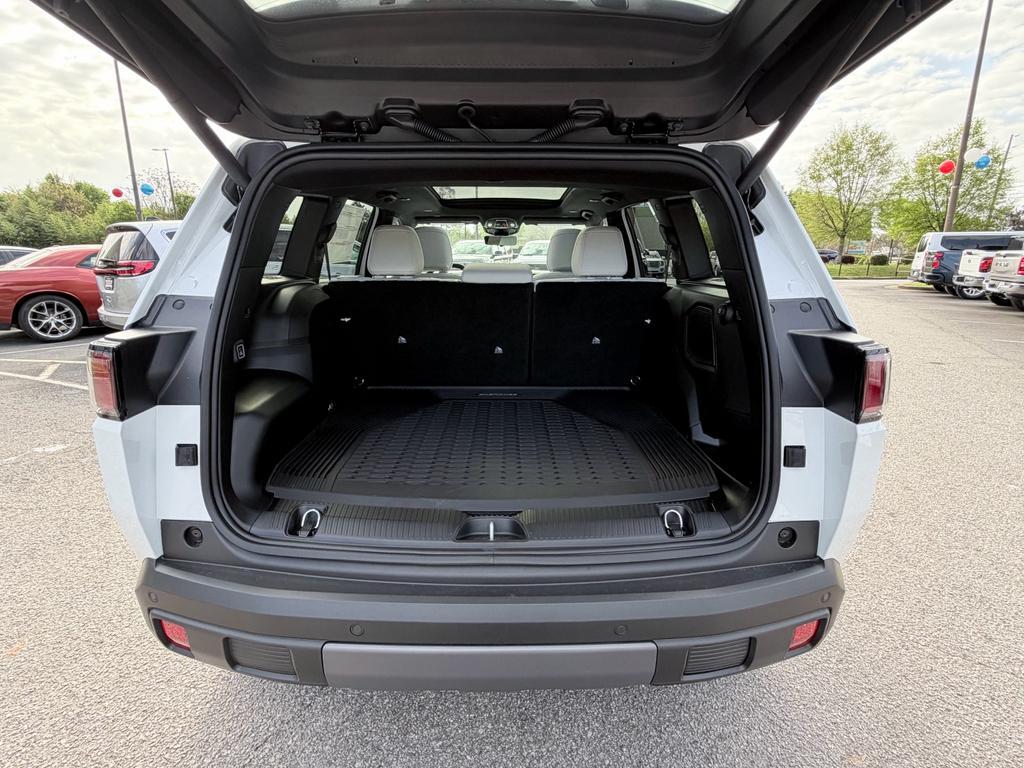 new 2026 Jeep Cherokee car, priced at $42,679
