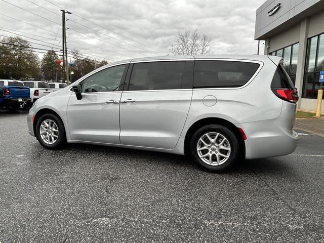 used 2024 Chrysler Pacifica car, priced at $26,800