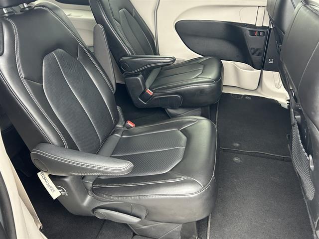 used 2024 Chrysler Pacifica car, priced at $26,800