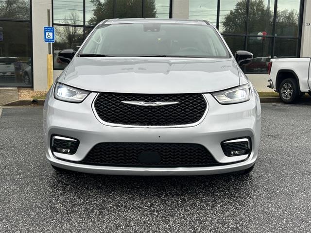 used 2024 Chrysler Pacifica car, priced at $26,800