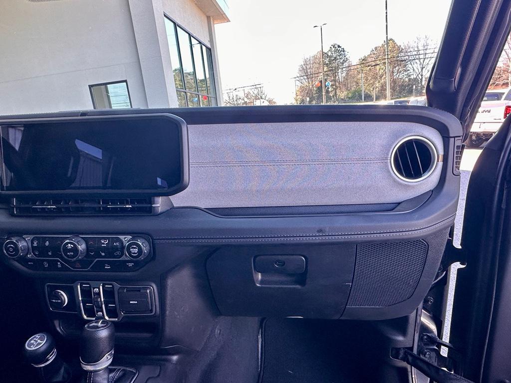 used 2025 Jeep Wrangler car, priced at $38,995