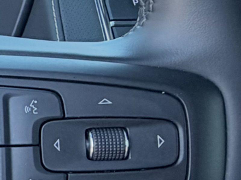 used 2024 GMC Yukon car, priced at $47,874