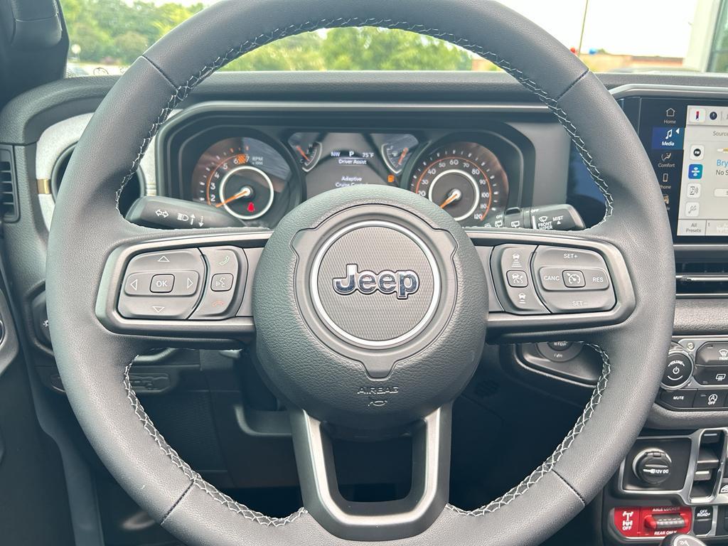 new 2025 Jeep Wrangler car, priced at $52,472