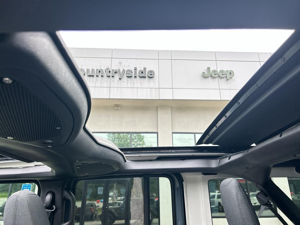 new 2025 Jeep Wrangler car, priced at $52,472