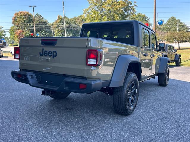 new 2025 Jeep Gladiator car, priced at $34,175
