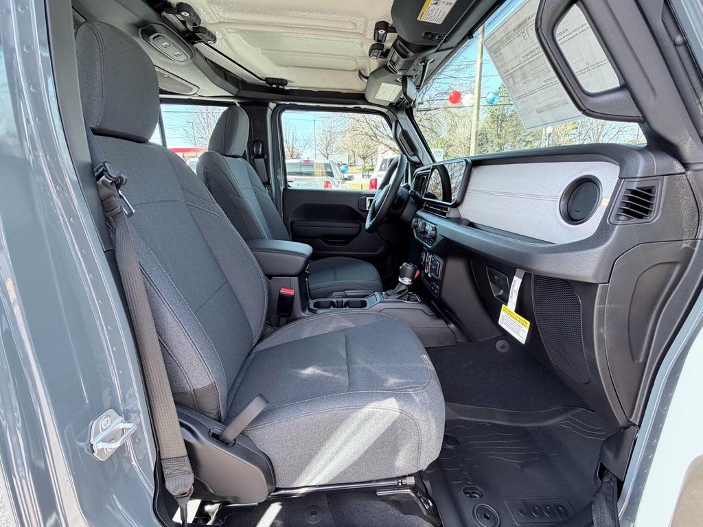 new 2026 Jeep Gladiator car, priced at $38,724