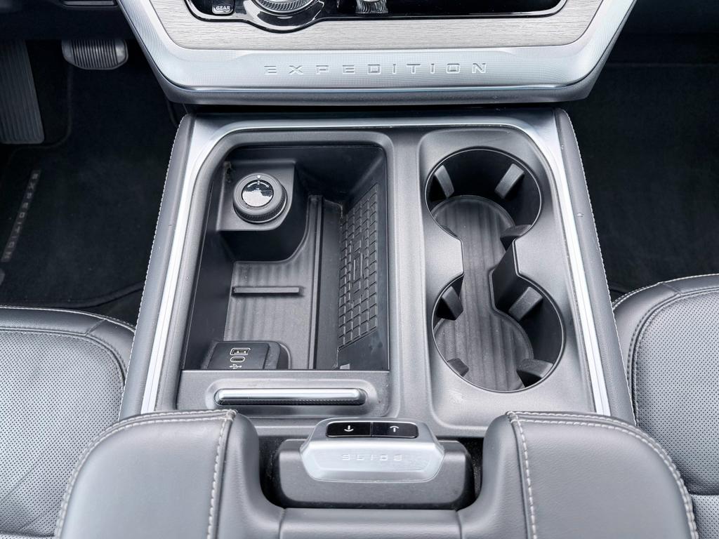 used 2025 Ford Expedition car, priced at $67,700