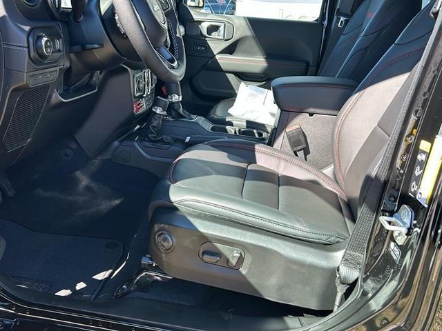 new 2025 Jeep Gladiator car, priced at $54,500