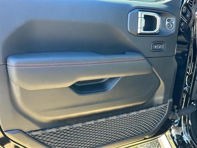 new 2025 Jeep Gladiator car, priced at $54,500