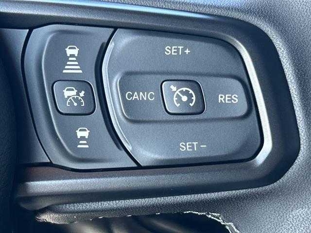 new 2025 Jeep Wrangler car, priced at $48,324