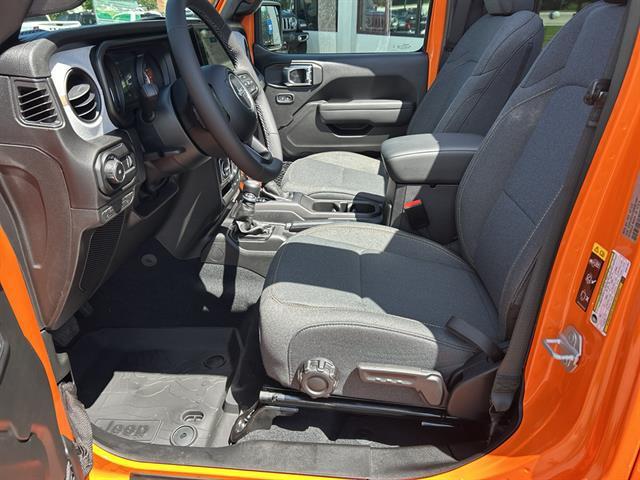 new 2025 Jeep Wrangler car, priced at $48,324