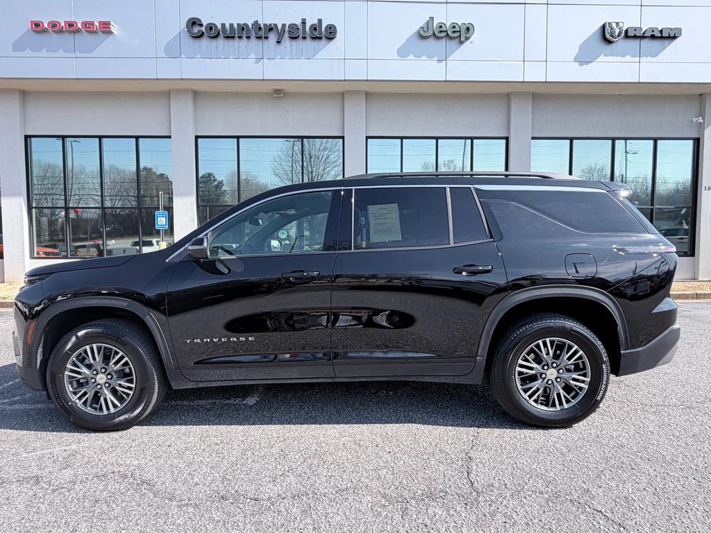 used 2025 Chevrolet Traverse car, priced at $35,789