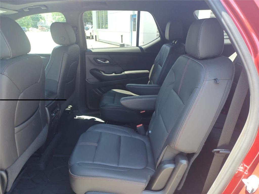 used 2023 Chevrolet Traverse car, priced at $33,499