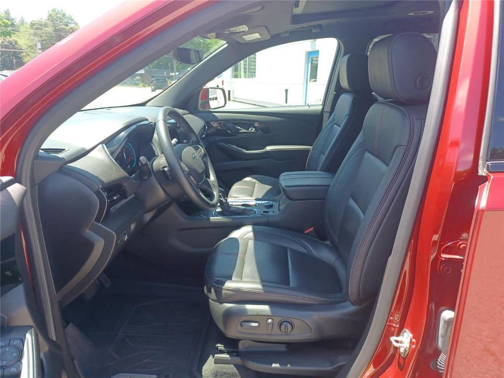 used 2023 Chevrolet Traverse car, priced at $33,499