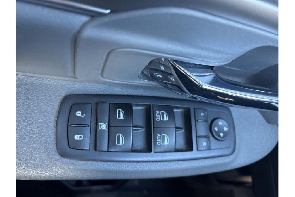 used 2019 Ram 1500 Classic car, priced at $27,609