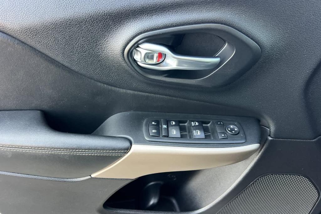 used 2018 Jeep Cherokee car, priced at $16,315