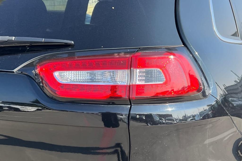 used 2018 Jeep Cherokee car, priced at $16,315