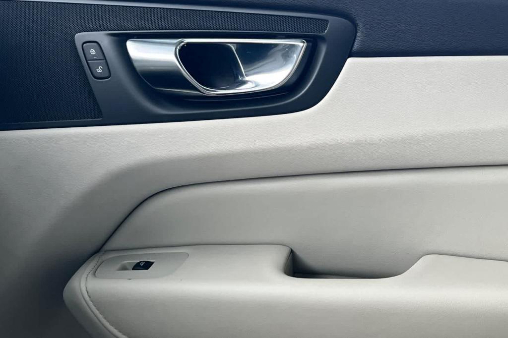 used 2023 Volvo XC60 car, priced at $21,592