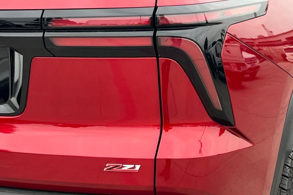 used 2025 Chevrolet Traverse car, priced at $46,699