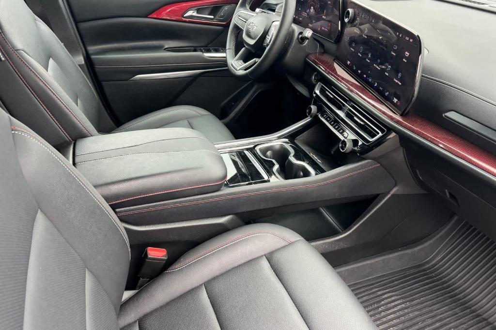 used 2025 Chevrolet Traverse car, priced at $46,699