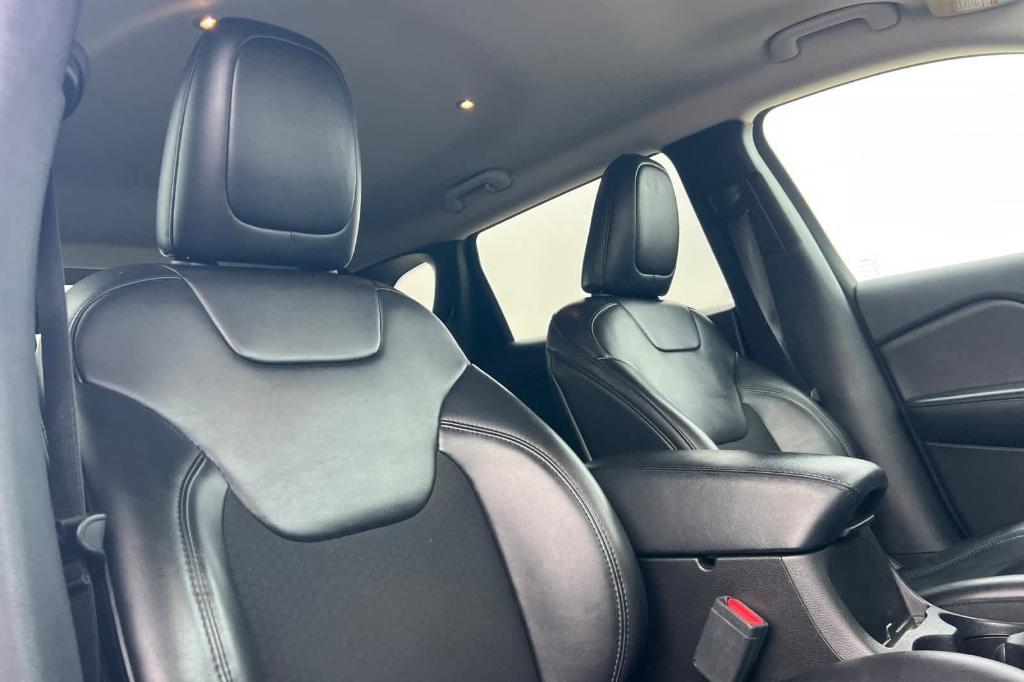 used 2019 Jeep Cherokee car, priced at $14,511