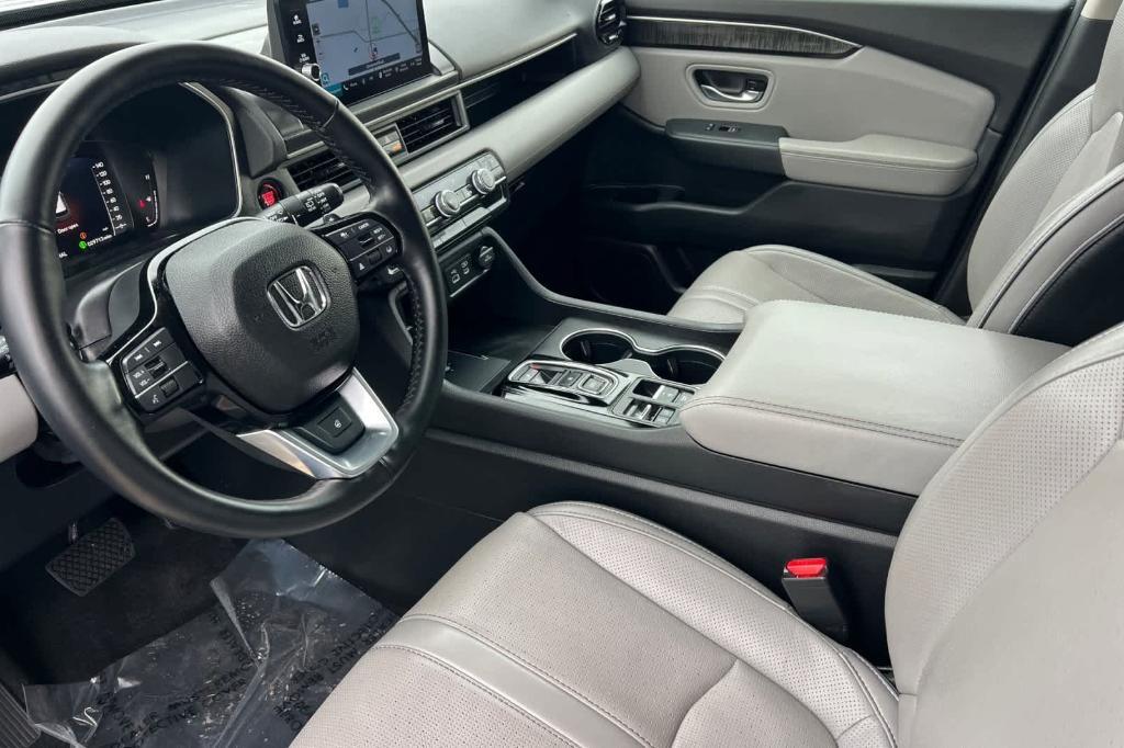 used 2024 Honda Pilot car, priced at $43,147