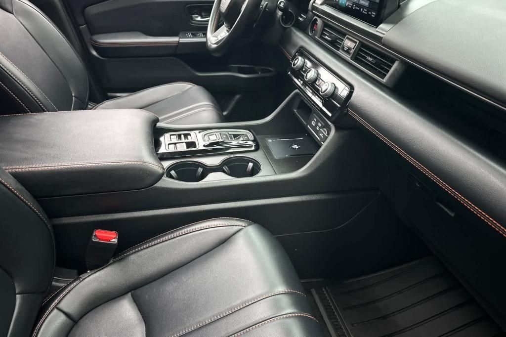 used 2023 Honda Pilot car, priced at $39,847