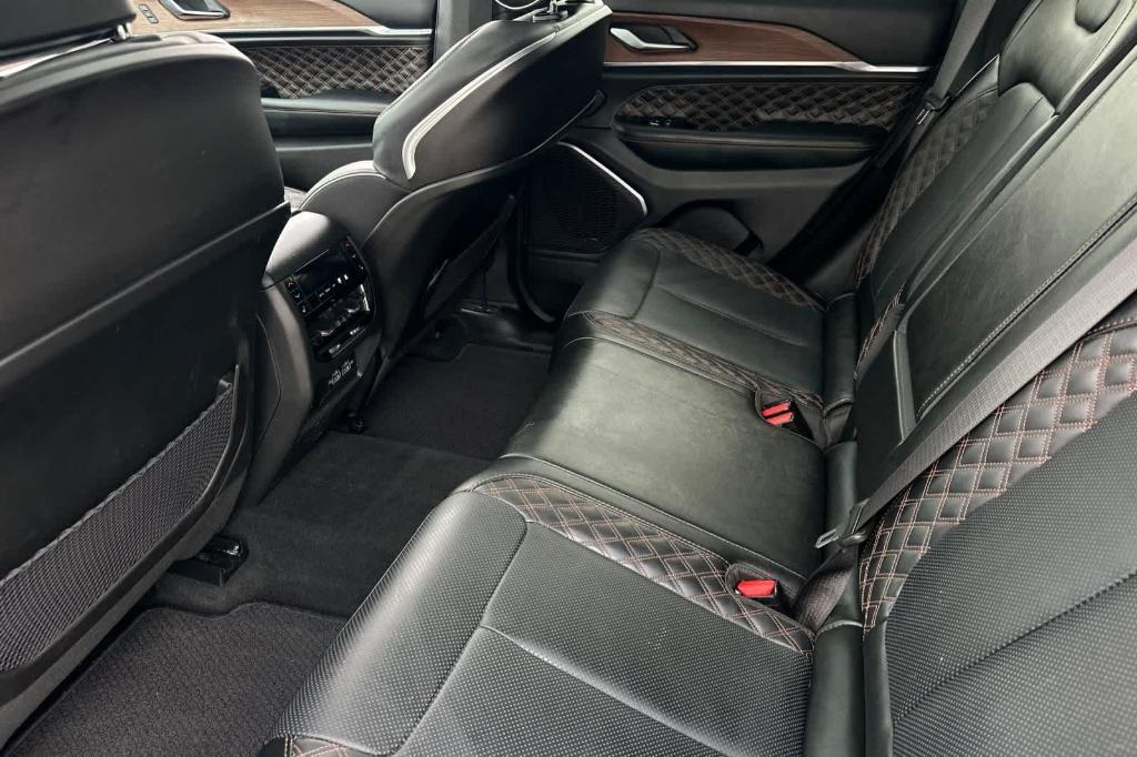 used 2024 Jeep Grand Cherokee car, priced at $45,470