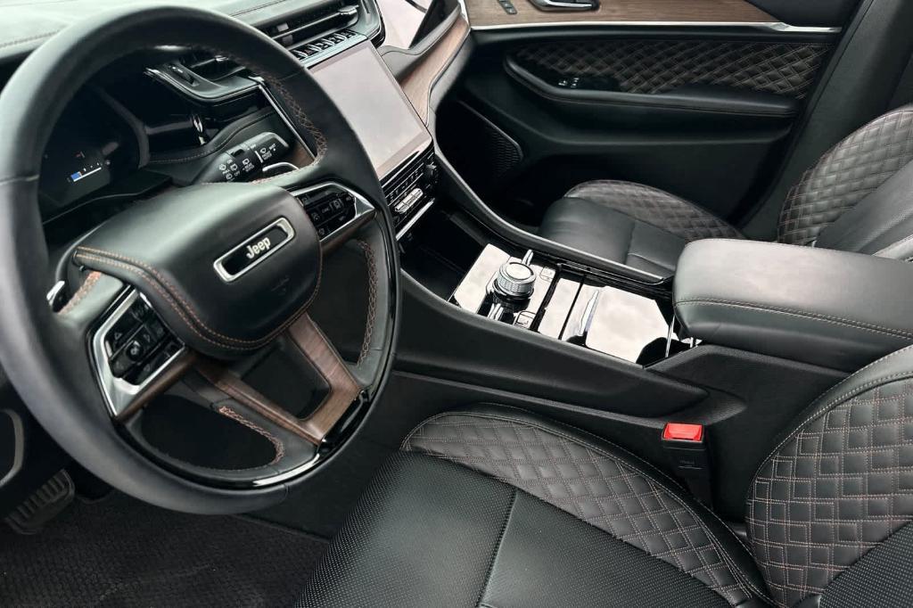 used 2024 Jeep Grand Cherokee car, priced at $45,470