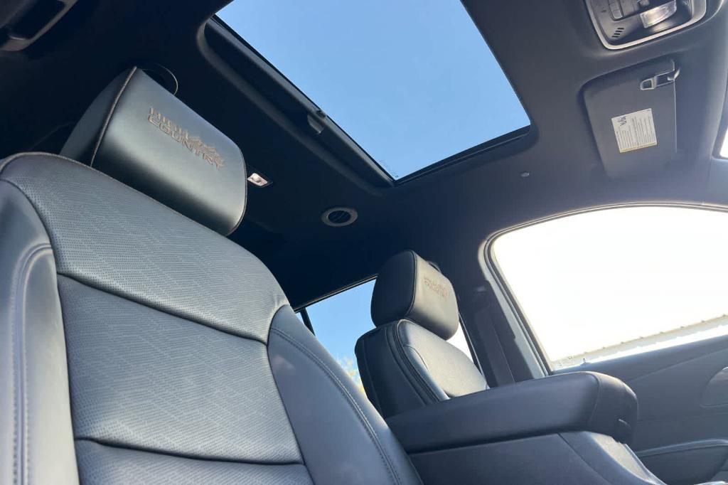 used 2023 Chevrolet Traverse car, priced at $28,976