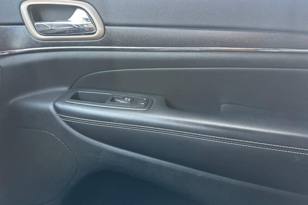 used 2015 Jeep Grand Cherokee car, priced at $10,448