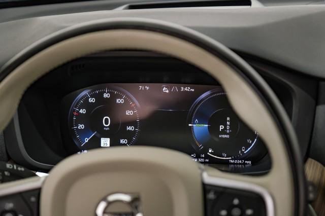 used 2021 Volvo XC60 Recharge Plug-In Hybrid car, priced at $20,996