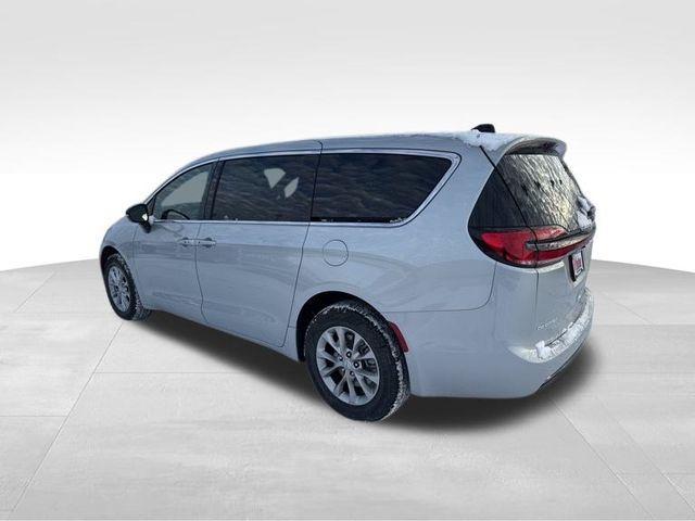 new 2026 Chrysler Pacifica car, priced at $39,627