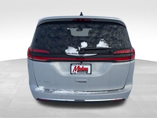 new 2026 Chrysler Pacifica car, priced at $39,627
