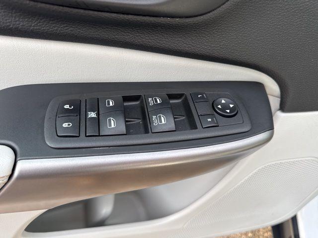 used 2021 Jeep Cherokee car, priced at $21,696