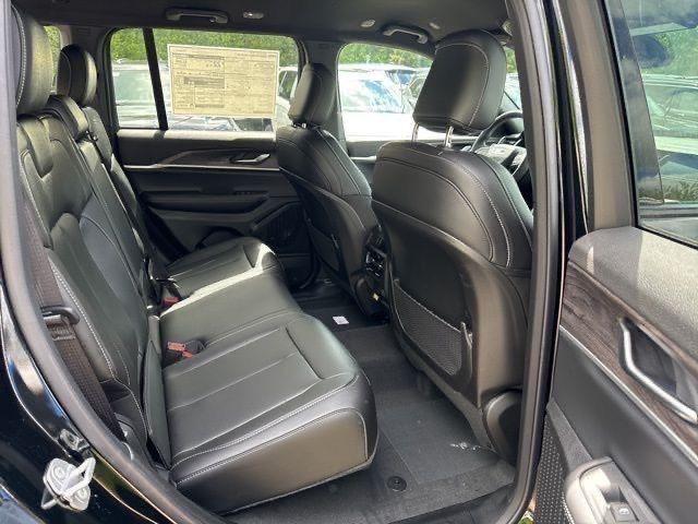 new 2025 Jeep Grand Cherokee car, priced at $43,118