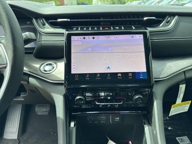 new 2025 Jeep Grand Cherokee car, priced at $43,118