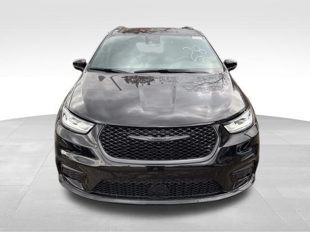 new 2026 Chrysler Pacifica car, priced at $37,704