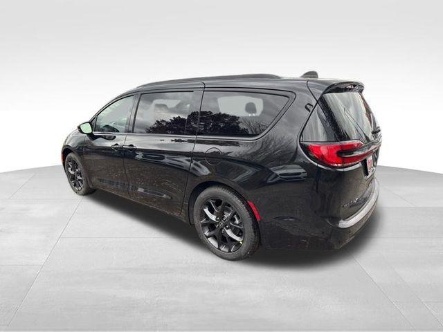 new 2026 Chrysler Pacifica car, priced at $37,704