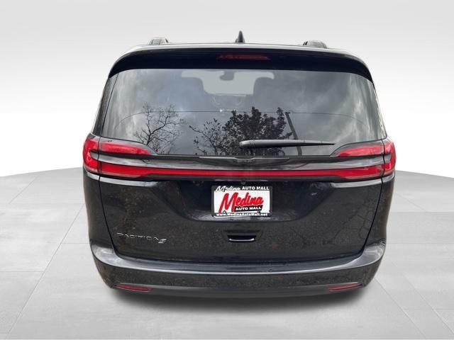 new 2026 Chrysler Pacifica car, priced at $37,704