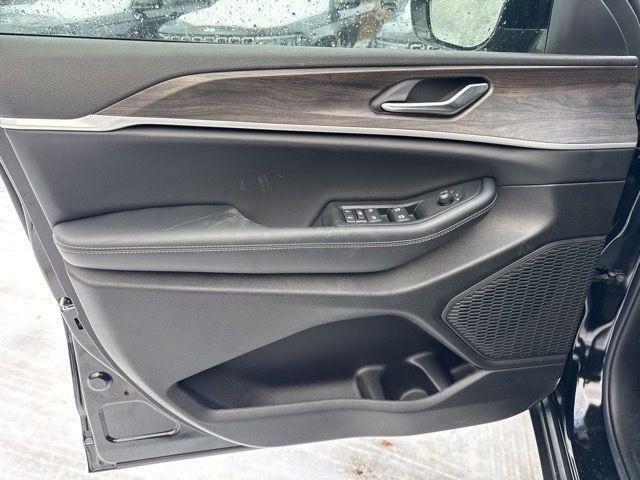 new 2026 Jeep Grand Cherokee car, priced at $45,766