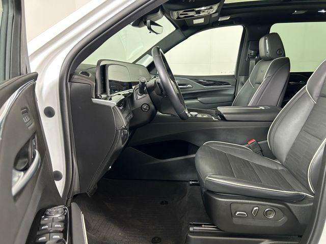 used 2023 Cadillac Escalade ESV car, priced at $75,995