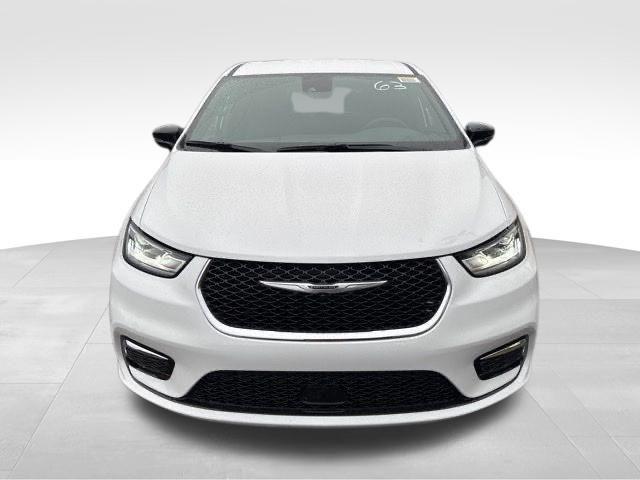 new 2026 Chrysler Pacifica car, priced at $36,034