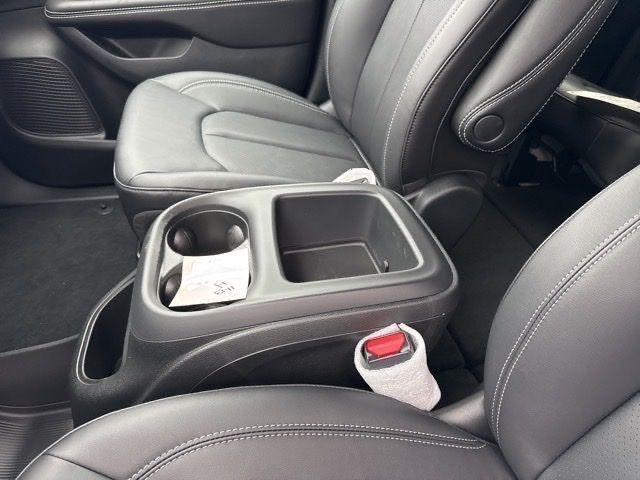 new 2026 Chrysler Pacifica car, priced at $36,034