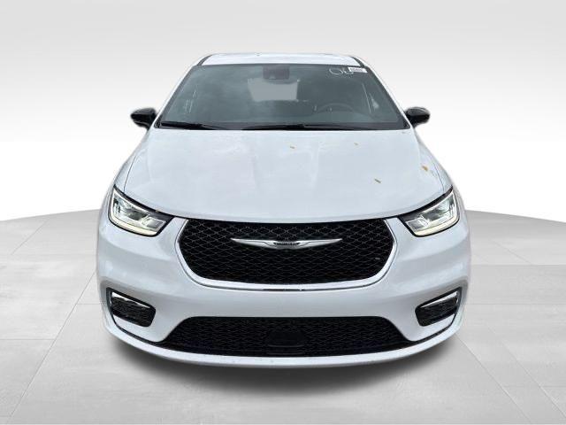 new 2026 Chrysler Pacifica car, priced at $43,696