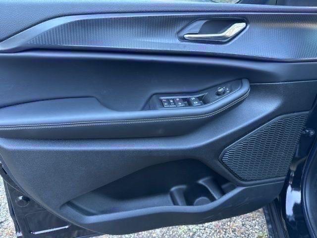 new 2025 Jeep Grand Cherokee car, priced at $35,328