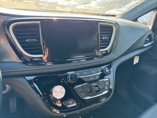 new 2026 Chrysler Pacifica car, priced at $39,196