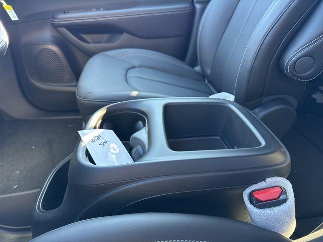 new 2026 Chrysler Pacifica car, priced at $37,704