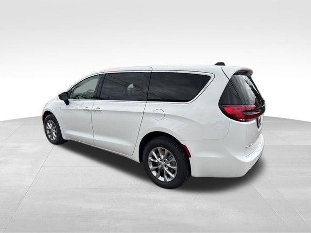 new 2026 Chrysler Pacifica car, priced at $39,196