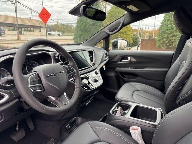 new 2026 Chrysler Pacifica car, priced at $39,196